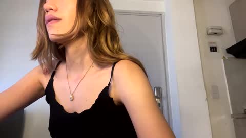 Snapshot of antonellarossii_ chatting on January 2025 04:55:02 PM Antonella online show from January 2025 04:55:02 PM