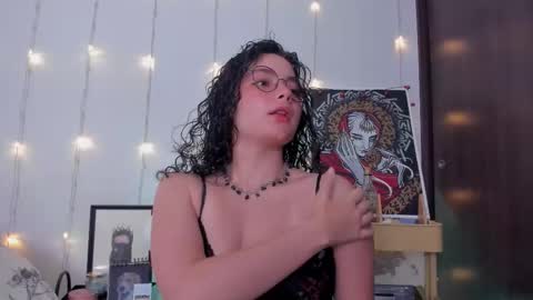 Antonia online show from November 2025 01:49:02 AM