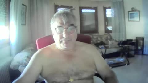 Antonio online show from October 2025 01:55:01 PM