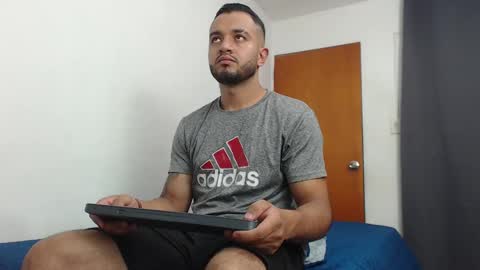 Snapshot of antony_smithh chatting on February 2025 02:40:02 AM antony_smithh online show from February 2025 02:40:02 AM