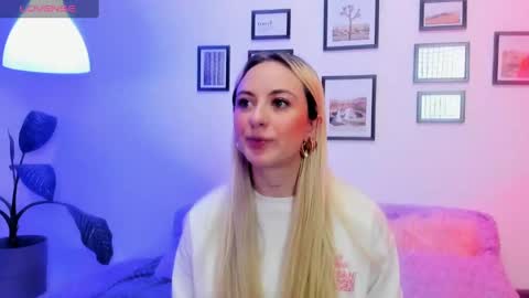 Antonia online show from February 2025 12:58:02 PM