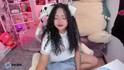 Any online show from October 2025 02:03:02 AM