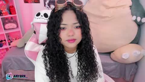 Any online show from November 2025 01:52:01 AM