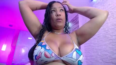 Anyela  online show from January 2025 01:22:01 PM