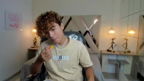 anyelotwink online show from March 2026 02:21:01 PM