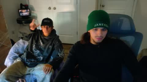 ApacheWithWebcam online show from December 2025 08:27:01 PM