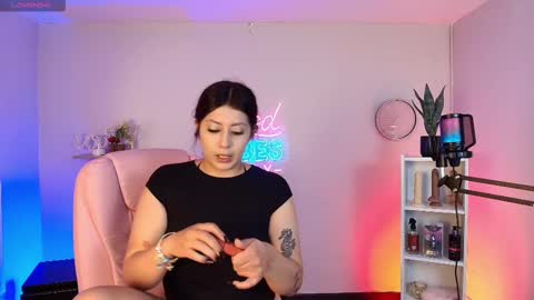 Aphirl online show from October 2025 12:46:01 PM