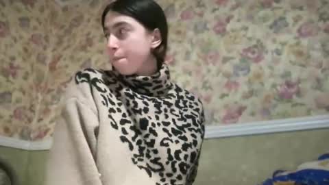 aphr0dite22 online show from April 2026 03:17:01 PM