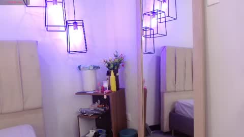 Snapshot of aphril_bluee chatting on August 2026 01:05:01 PM aphril_bluee online show from August 2026 01:05:01 PM
