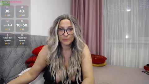 Sarah online show from November 2025 08:20:02 AM