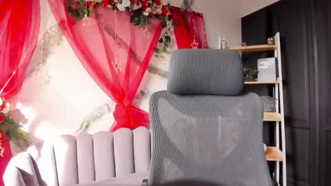 aphrodite online show from April 2026 08:53:02 PM