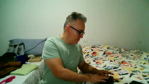 furry bear online show from December 2024 11:39:01 PM