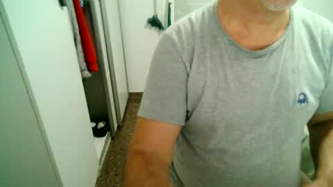 furry bear online show from October 2025 09:57:01 PM