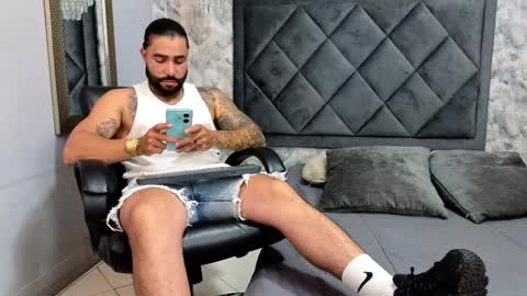 Snapshot of apolo_rousse chatting on September 2025 09:38:01 PM Apolo online show from September 2025 09:38:01 PM