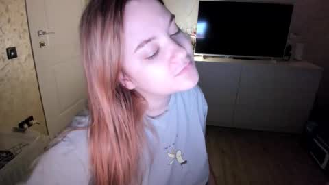 appleyummybuns online show from December 2025 03:56:01 AM