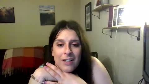 Snapshot of apri1f1owers chatting on June 2026 05:14:01 AM apri1f1owers online show from June 2026 05:14:01 AM