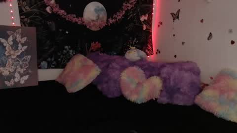 april_l6 online show from November 2025 09:47:01 PM