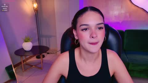 Snapshot of aprilrhodes_ chatting on December 2024 09:17:02 AM April Rhodes online show from December 2024 09:17:02 AM
