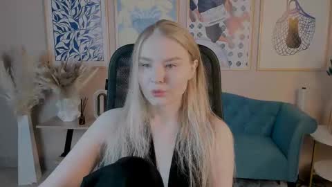 Snapshot of aprilserenity chatting on September 2025 11:26:01 PM April. All year round. online show from September 2025 11:26:01 PM