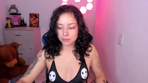 aqua emilly online show from April 2026 11:44:02 PM