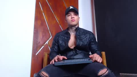 AquilesElpapi online show from February 2025 03:59:02 PM