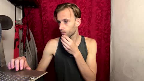 Snapshot of aquilesmade chatting on October 2025 07:24:02 PM Aquilesmade online show from October 2025 07:24:02 PM