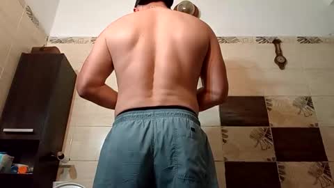 aquinn2000 online show from September 2025 08:52:02 PM