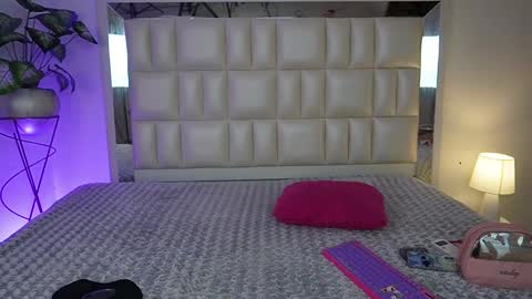   online show from December 2024 07:04:02 AM