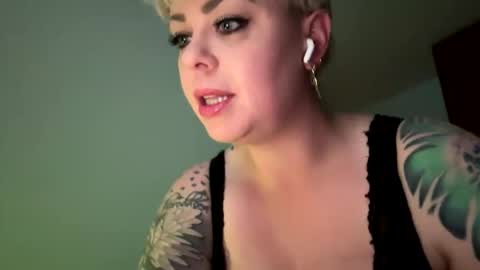 arctic_beauty online show from November 2025 11:48:01 PM