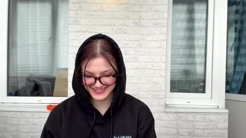 Caroline online show from February 2026 06:26:01 AM