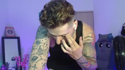 Snapshot of ares_blue chatting on May 2026 02:45:01 PM ares blue online show from May 2026 02:45:01 PM