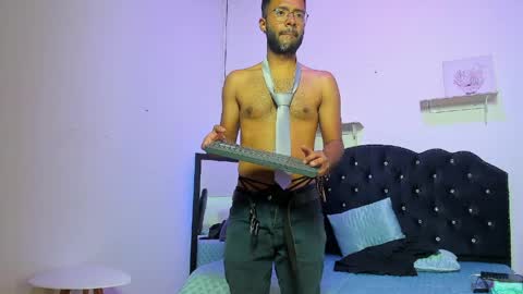 Snapshot of arez_vortex_ chatting on May 2026 04:35:01 PM Alex Cortez online show from May 2026 04:35:01 PM