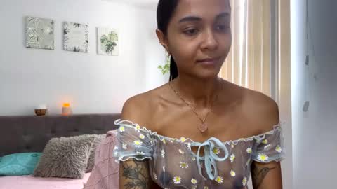 Snapshot of ari____ chatting on June 2026 05:35:02 PM Aria online show from June 2026 05:35:02 PM