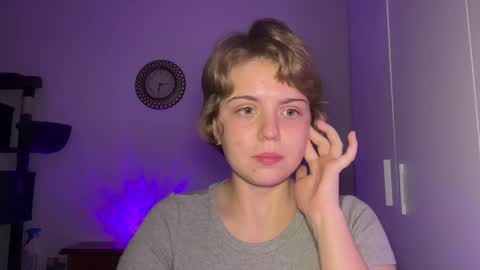 ari_crystal online show from March 2026 04:13:01 PM