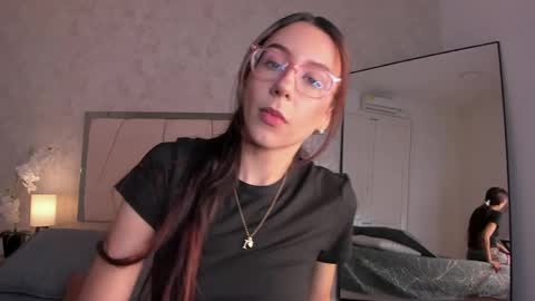 Snapshot of ari_wilde chatting on May 2026 12:02:01 PM Ari Wilde online show from May 2026 12:02:01 PM