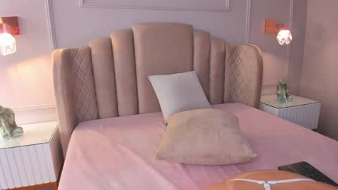 Snapshot of aria_greco chatting on February 2025 03:56:01 AM Aria  online show from February 2025 03:56:01 AM