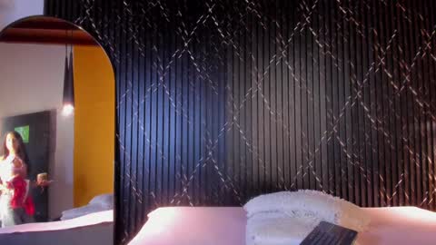 Aria Millers  online show from October 2025 10:49:01 AM