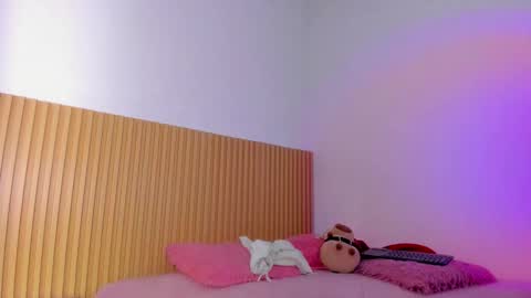 Aria Millers  online show from March 2026 11:39:01 AM