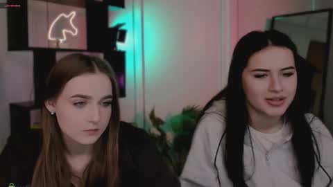 Luna online show from November 2025 07:24:02 PM