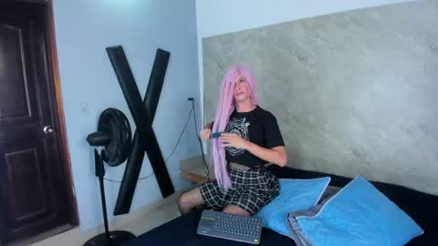 aria_skyee online show from April 2026 01:02:01 PM