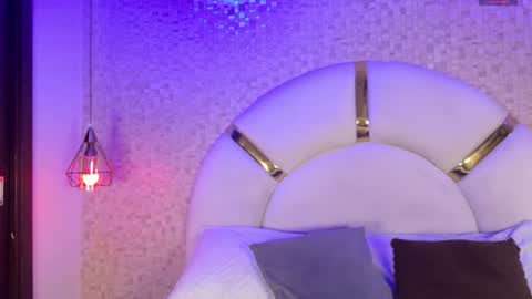 aria_sm online show from November 2025 07:08:02 PM