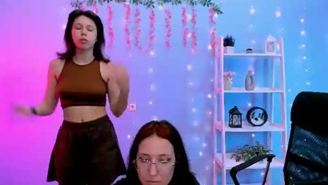 aria_wild_ online show from June 2026 03:25:01 AM
