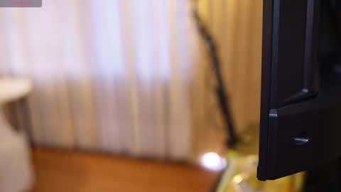 Ariaa online show from October 2025 06:28:02 PM