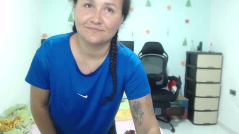 ...Ariana... online show from January 2025 05:01:01 PM