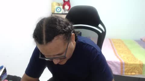 ...Ariana... online show from October 2025 05:54:01 PM