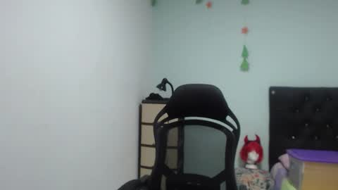 ...Ariana... online show from October 2025 05:56:02 PM