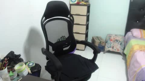 ...Ariana... online show from October 2025 06:45:02 PM