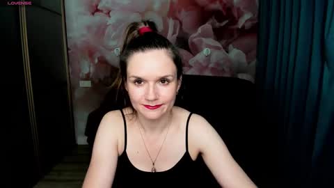 AriaGray online show from November 2025 02:11:01 AM