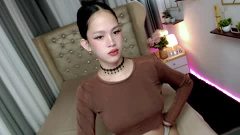 Snapshot of ariahooper chatting on June 2026 09:07:01 AM Christine JorgensenChristmas wish breasts implants online show from June 2026 09:07:01 AM