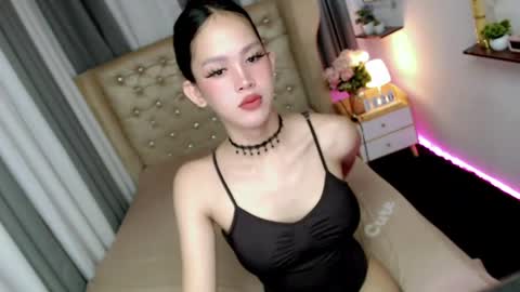Snapshot of ariahooper chatting on June 2026 09:27:02 PM Christine JorgensenChristmas wish breasts implants online show from June 2026 09:27:02 PM